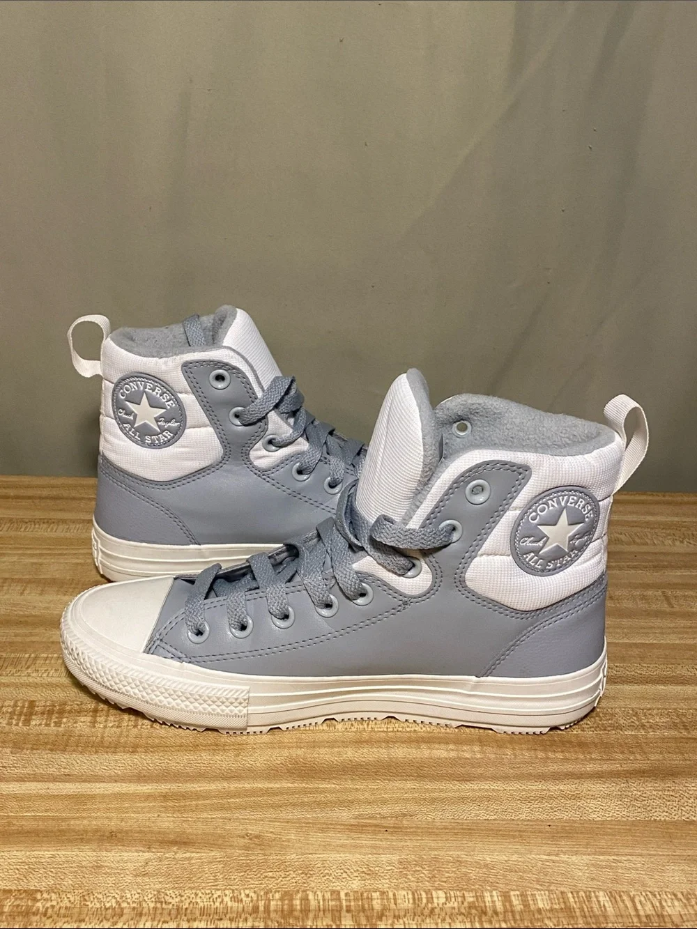 Converse All Star Berkshire Winter boots in Ash Stone/Egret men’s 6.5/ Women 8.5